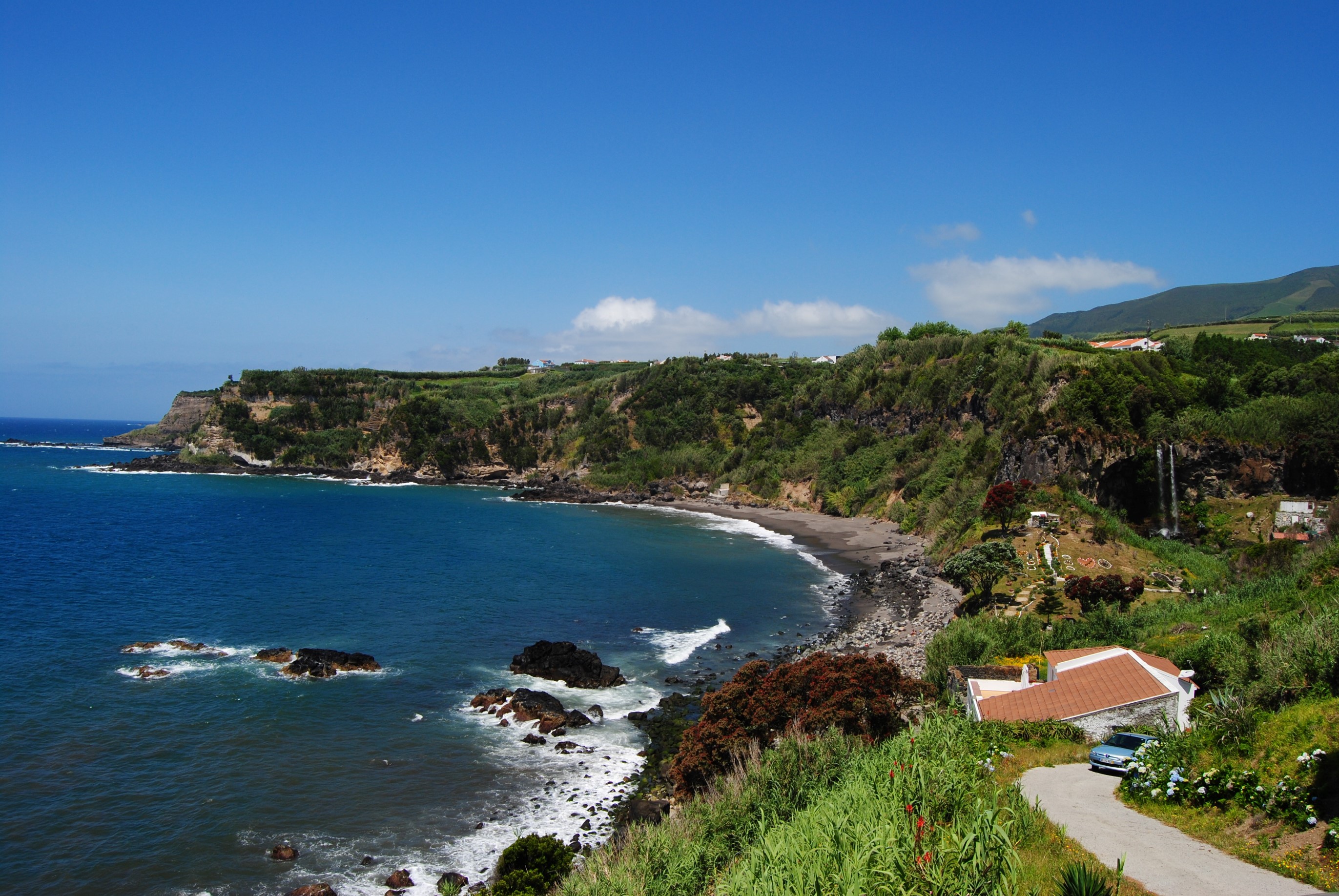 Playa do Degredo y cascada