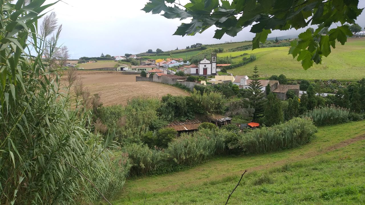 Lomba de São Pedro e Igreja